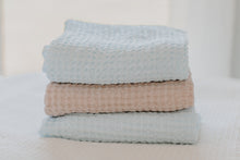 Load image into Gallery viewer, Baby Blue Waffle Weave Linen Blanket