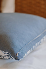Load image into Gallery viewer, Coral Bay Pillow Cover
